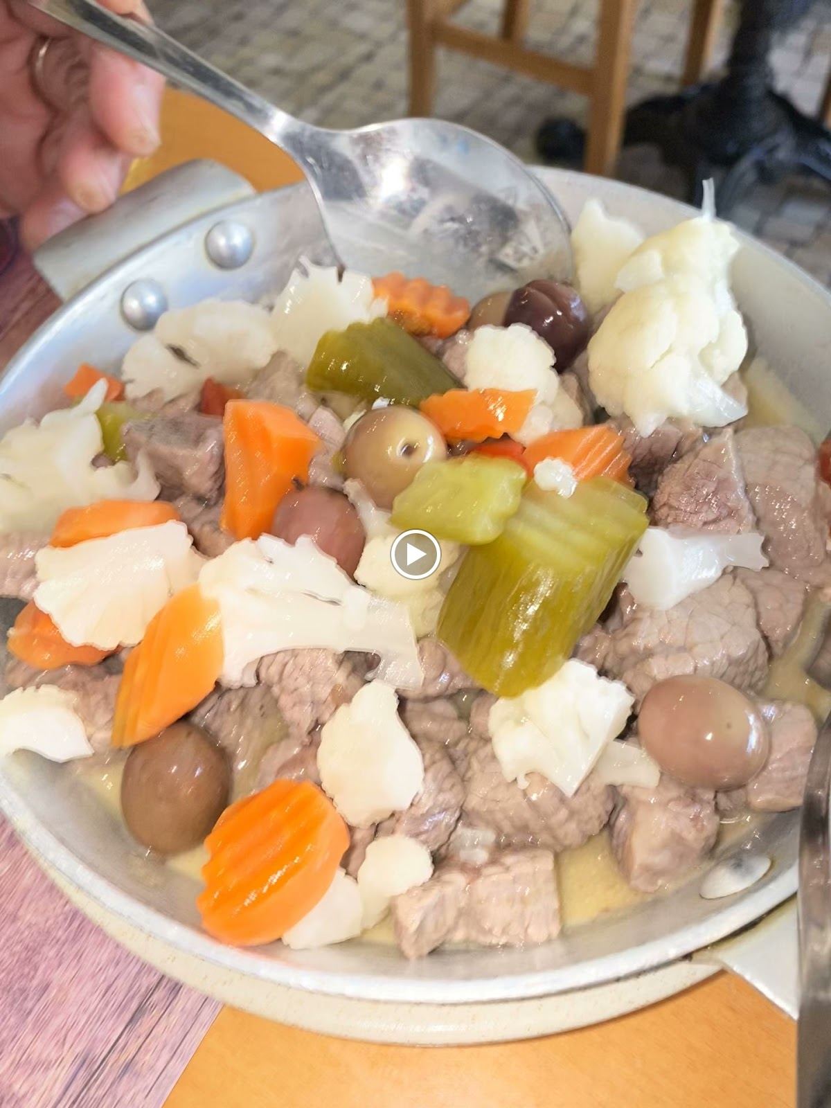 Pica pau servido na Taverna Pica Cebola