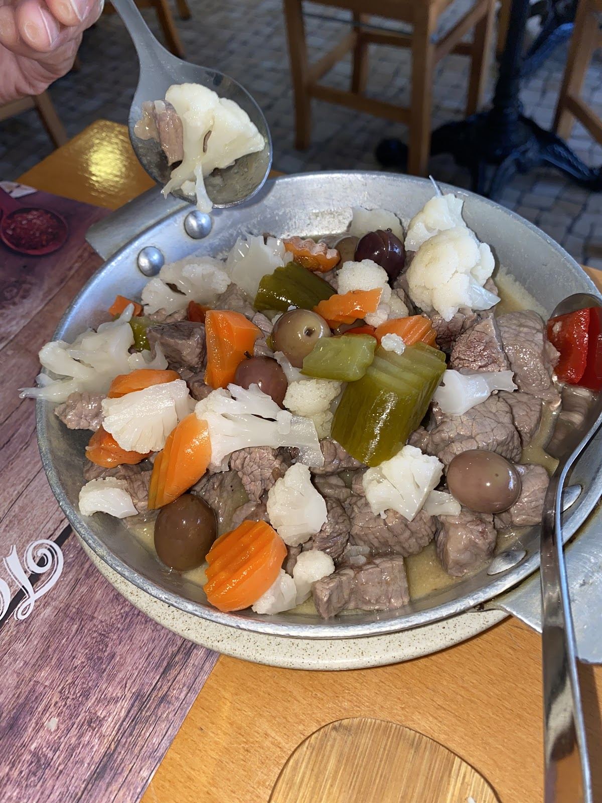 Pica pau servido na Taverna Pica Cebola